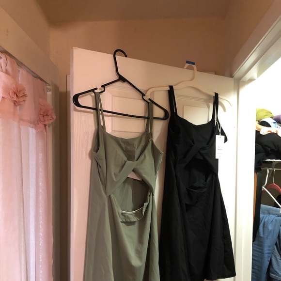 Two Halara Everyday Dresses - Picture 6 of 7